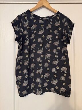LOFT Gray Floral Short-Sleeve Blouse